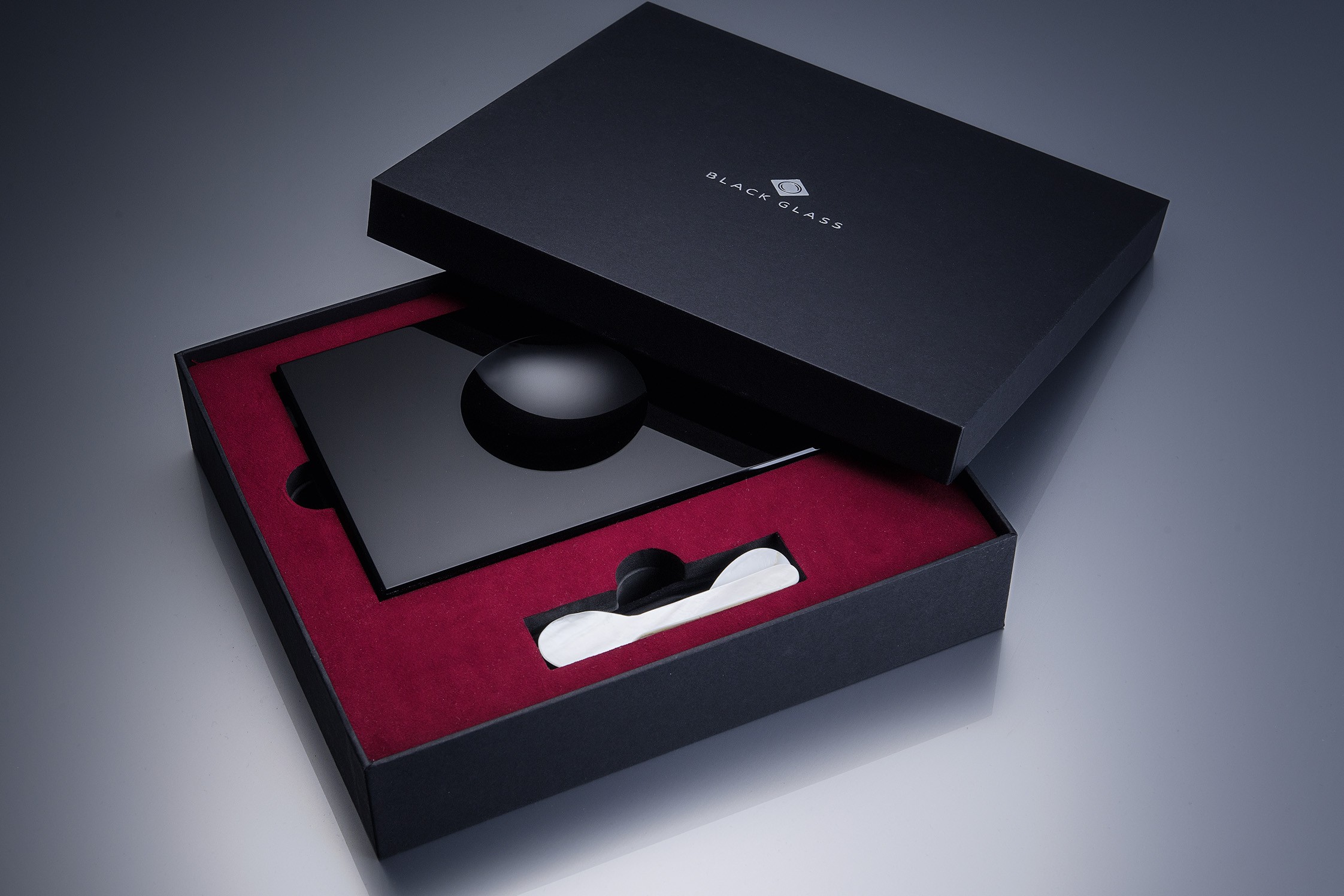Kaviar-Set in hochwertiger Geschenkbox von Black Glass